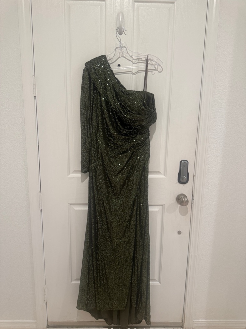 🇯🇵Mac Duggal Sequined Drop Shoulder Faux Wrap Gown - Picture 3 of 13